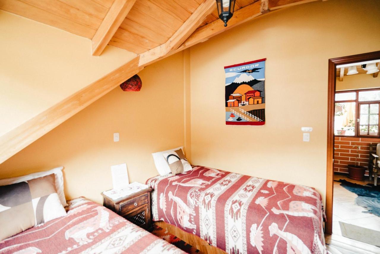 Casa De Luis Bed & Breakfast Otavalo Bagian luar foto